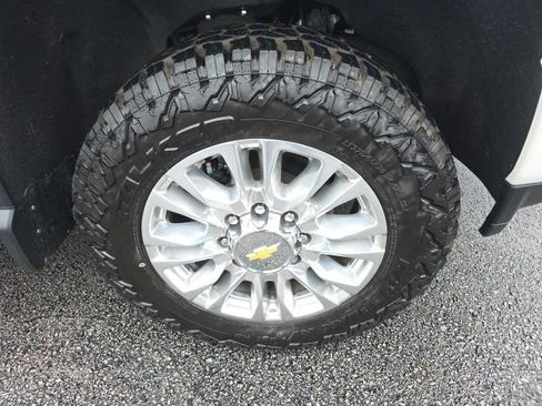 Used 2021 Chevrolet Silverado 3500 High Country w/ Z71 Off-Road Package image 9