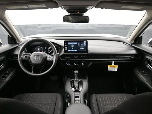Certified 2026 Honda HR-V LX image 11