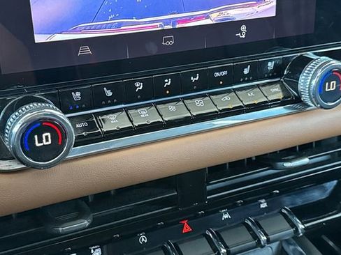 Used 2024 GMC Canyon AT4 w/ AT4 Premium Package image 28