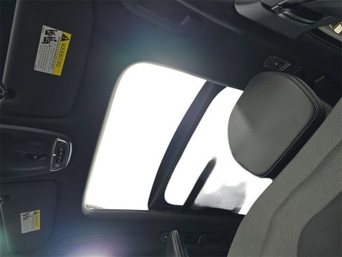 Used 2021 Volvo XC60 T8 R-Design w/ Protection Package Premier image 28