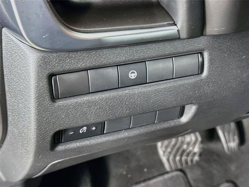 Used 2023 Nissan Rogue SV AWD/4WD image 12