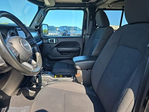 Certified 2022 Jeep Gladiator Willys image 19