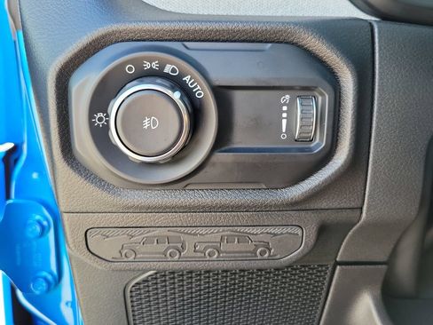 Used 2025 Jeep Wrangler Unlimited Sport AWD/4WD image 20