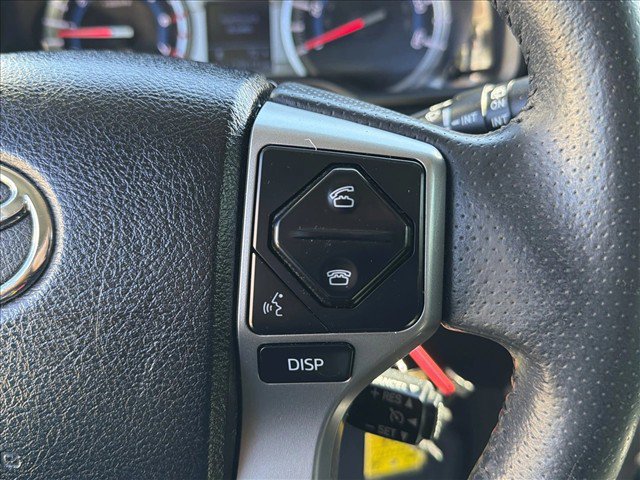 Used 2018 Toyota 4Runner SR5 AWD/4WD image 15