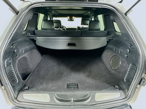 Used 2019 Jeep Grand Cherokee Overland image 28
