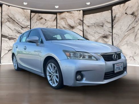 Used 2013 Lexus CT 200h w/ Premium Pkg w/Navigation image 3