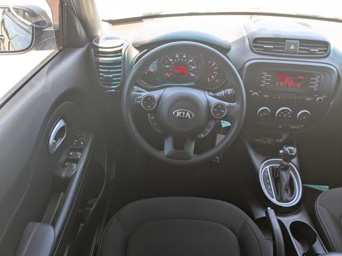 Used 2016 Kia Soul FWD image 16