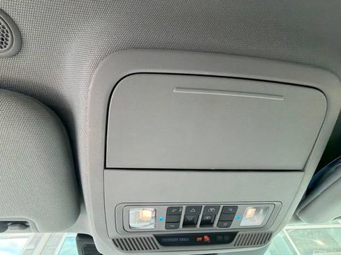 Used 2023 Ford Explorer XLT w/ Equipment Group 202A AWD/4WD image 40