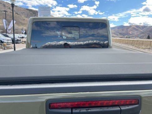 New 2026 Jeep Gladiator Mojave image 12