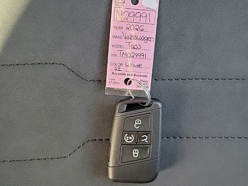 New 2026 Volkswagen Taos SE image 36