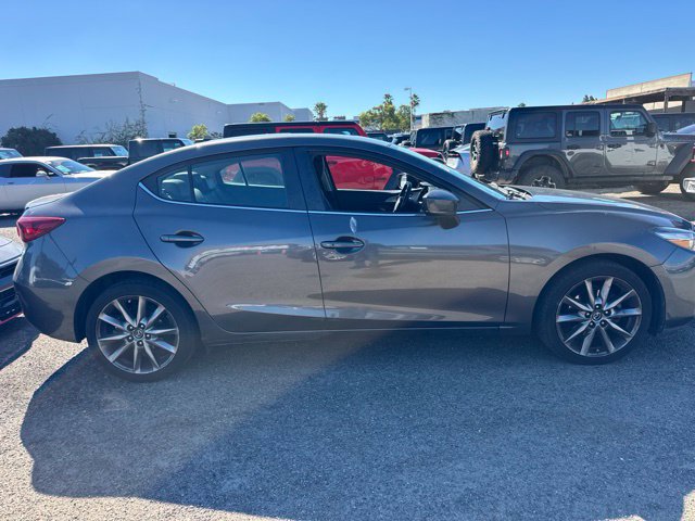 Used 2018 MAZDA MAZDA3 Touring FWD image 4