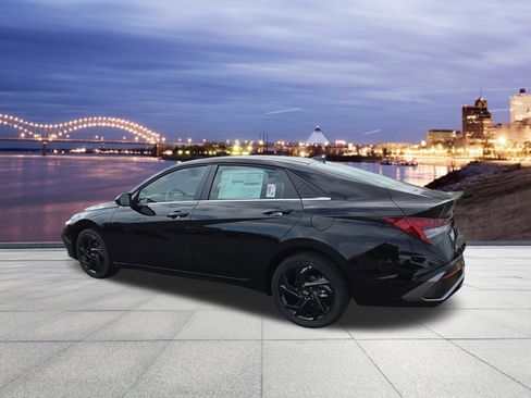 New 2026 Hyundai Elantra SEL Sport FWD image 3