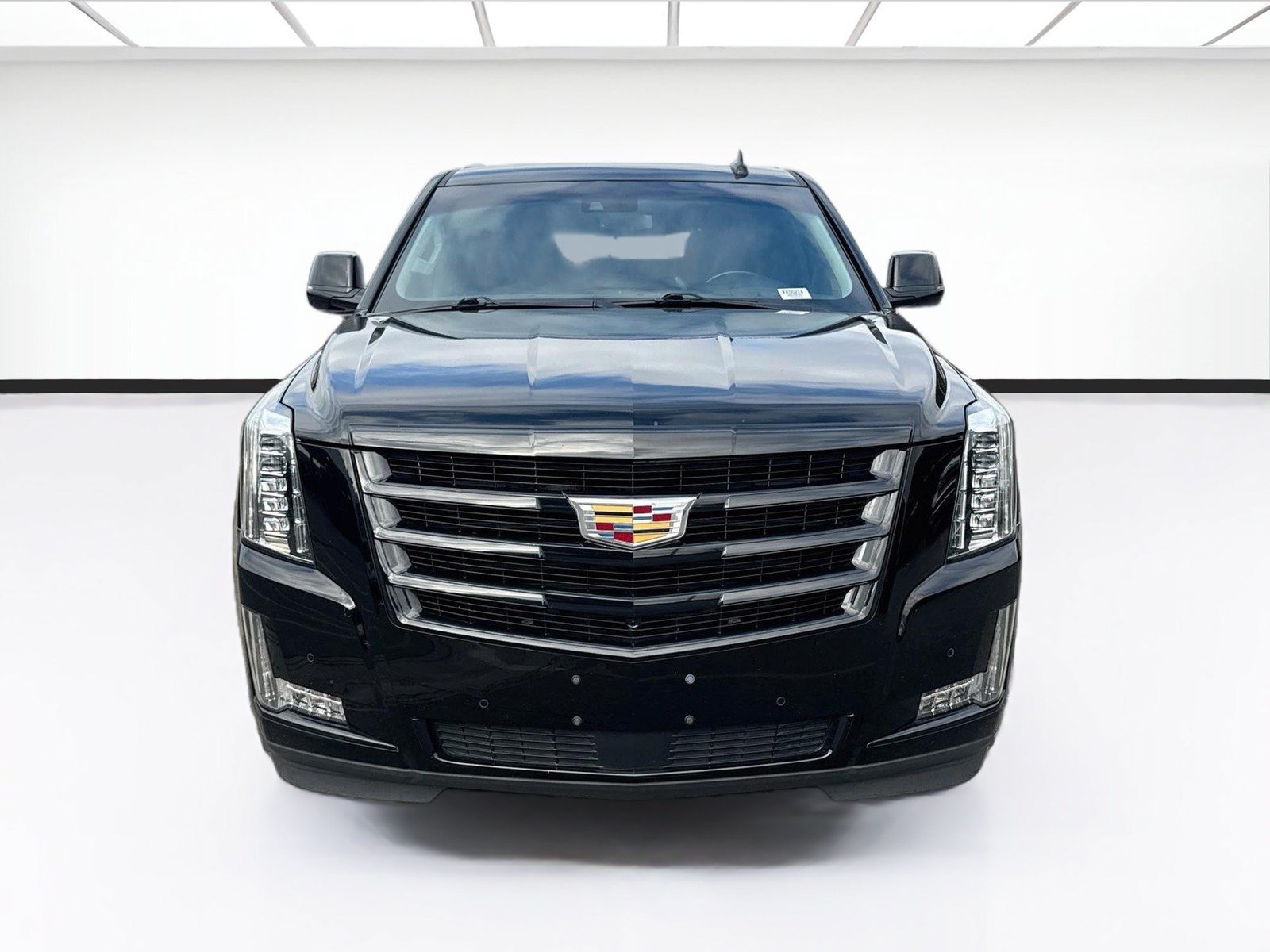 Used 2019 Cadillac Escalade Premium Luxury RWD image 2