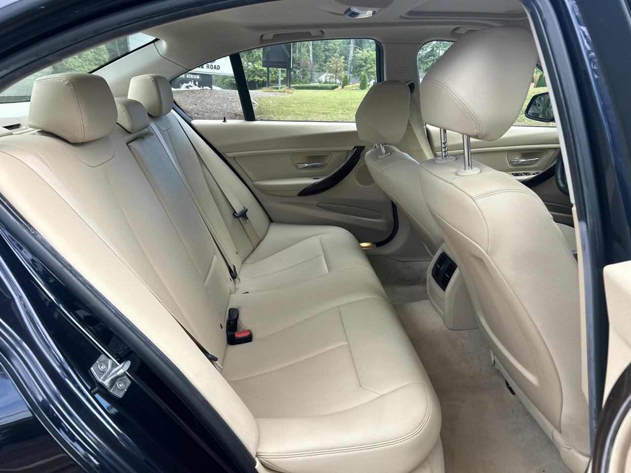 Used 2015 BMW 320i Sedan RWD image 19
