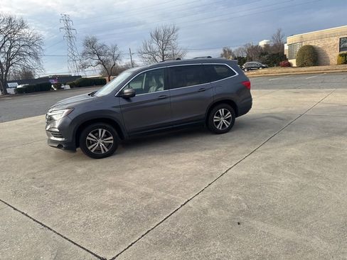 Used 2017 Honda Pilot EX-L image 3