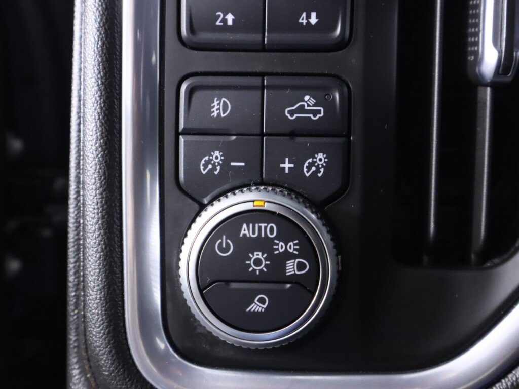 Used 2021 GMC Sierra 3500 AT4 w/ AT4 Premium Plus Package AWD/4WD image 11