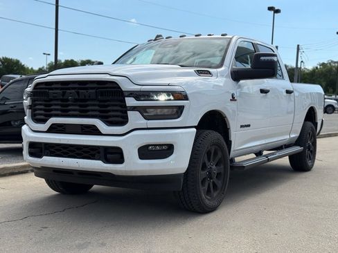 Used 2025 RAM 2500 Big Horn AWD/4WD image 2