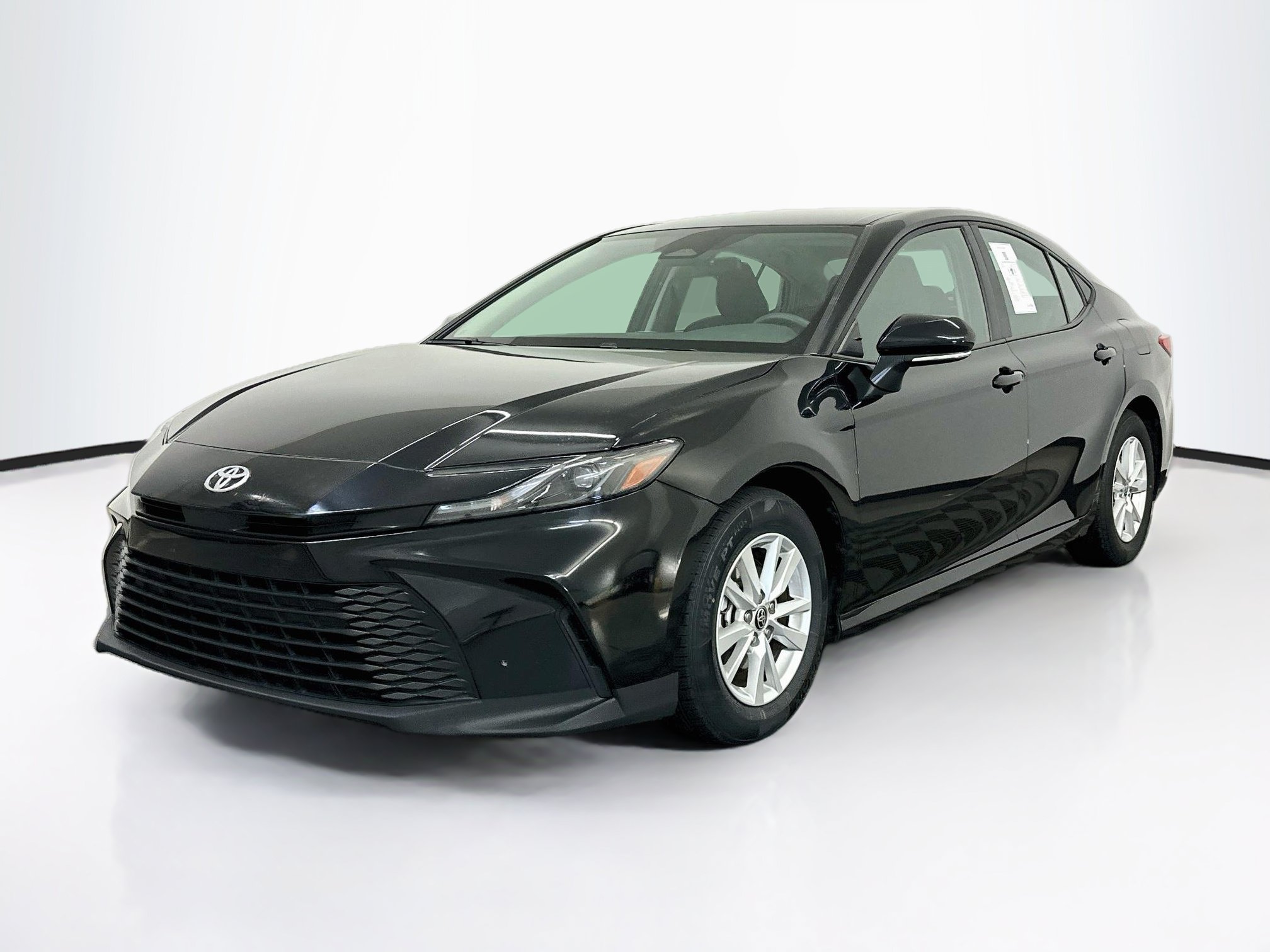 Used 2025 Toyota Camry LE FWD image 3