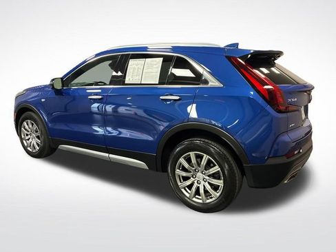 Used 2022 Cadillac XT4 Premium Luxury w/ Technology Package AWD/4WD image 3