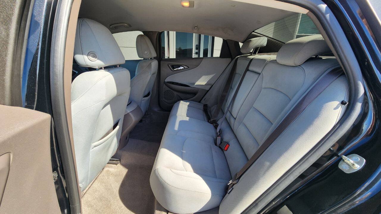 Used 2018 Chevrolet Malibu LS FWD image 18