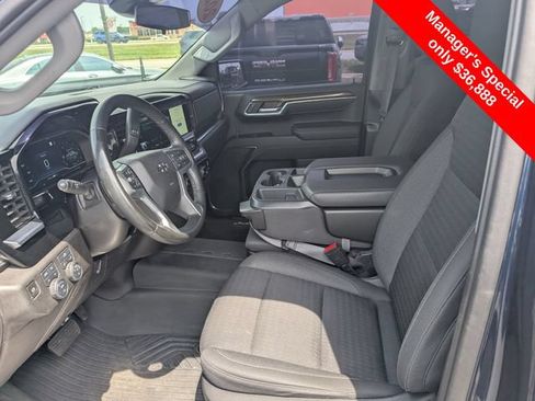 Used 2023 Chevrolet Silverado 1500 RST AWD/4WD image 15