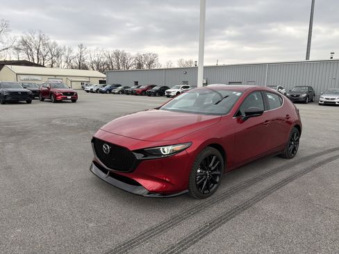 Certified 2025 MAZDA MAZDA3 Hatchback w/Premium Plus Pkg image 7