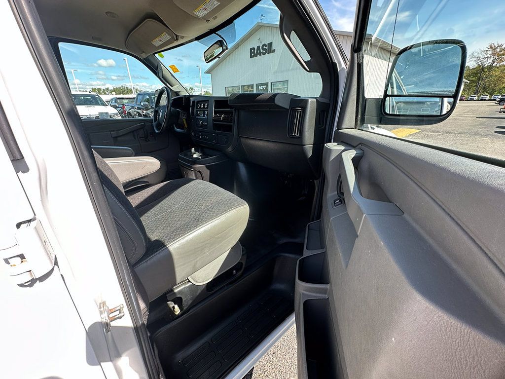 Used 2019 GMC Savana 2500 w/ Driver Convenience Package RWD image 22