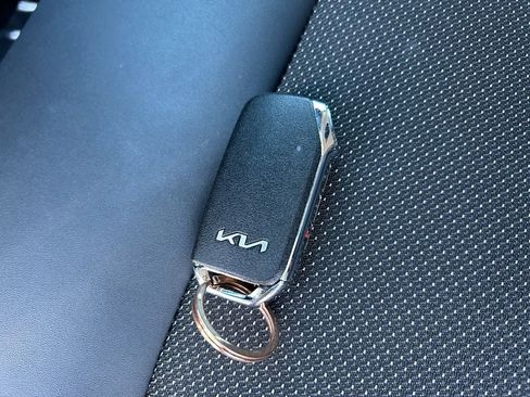 Used 2024 Kia EV6 Light AWD/4WD image 33