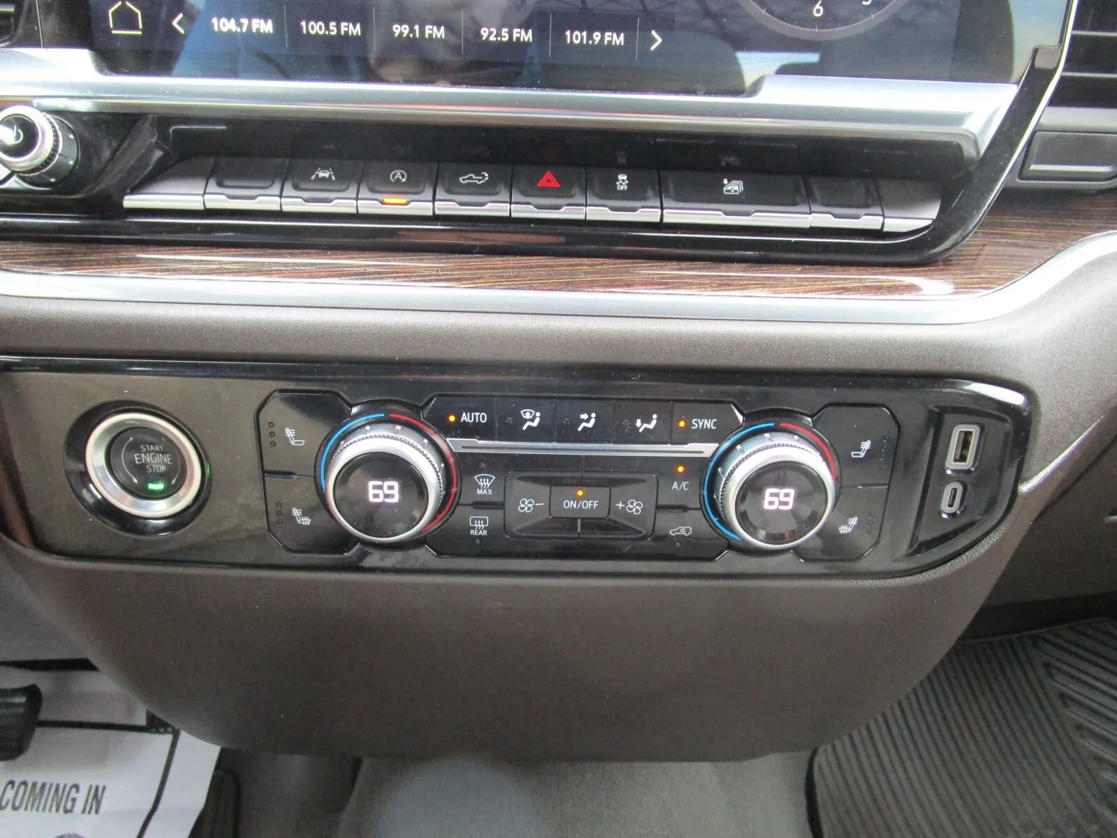 Used 2024 GMC Sierra 1500 SLE AWD/4WD image 13