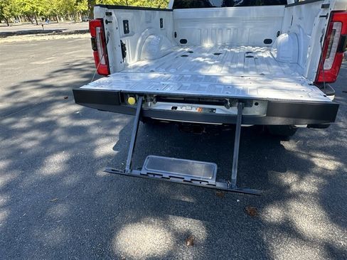 Used 2026 Ford F350 Platinum w/ Tremor Off-Road Package AWD/4WD image 18