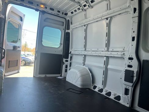 Used 2019 RAM ProMaster 2500 w/ Interior Convenience Group FWD image 12