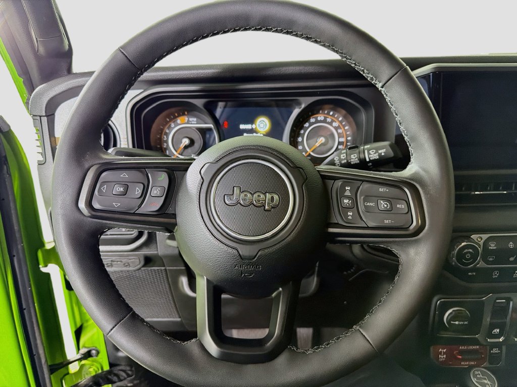 Used 2025 Jeep Wrangler Sport AWD/4WD image 15