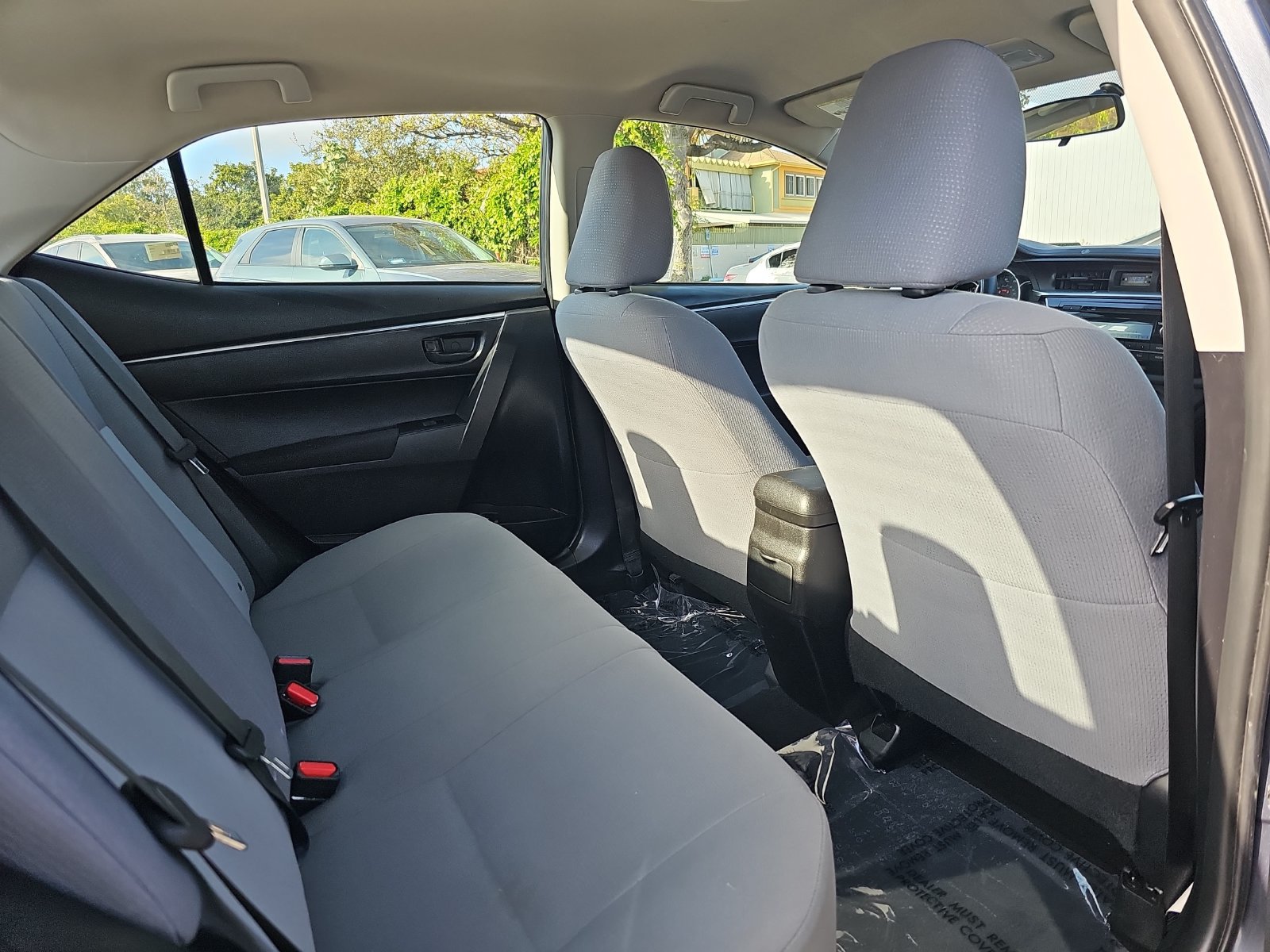 Used 2015 Toyota Corolla L FWD image 11