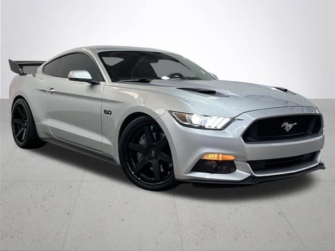 Used 2016 Ford Mustang GT Premium w/ Equipment Group 401A RWD image 7