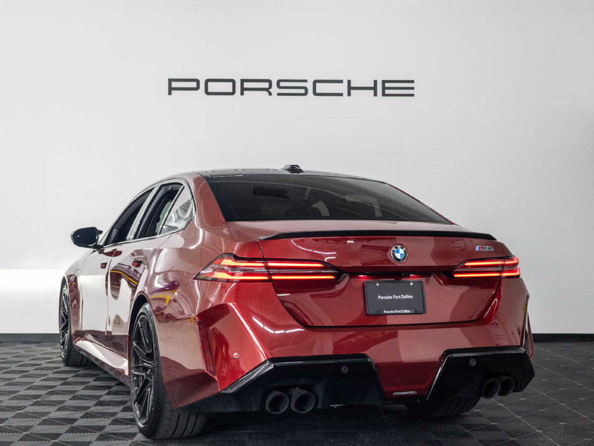 Used 2025 BMW M5 w/ Carbon Package AWD/4WD image 3