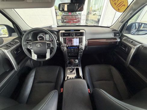 Used 2020 Toyota 4Runner Limited AWD/4WD image 27