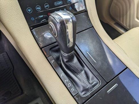 Used 2018 Ford Taurus Limited FWD image 25