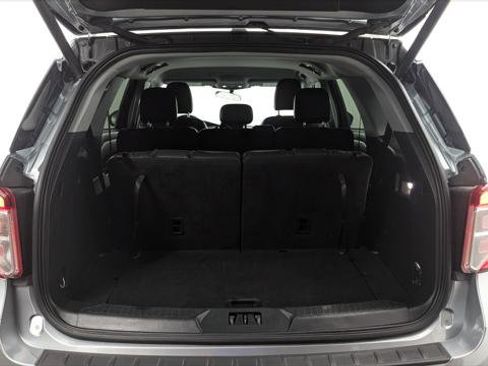 Used 2023 Ford Explorer XLT w/ Equipment Group 202A image 18