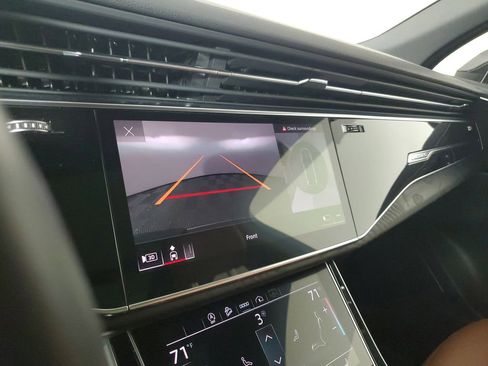 Used 2021 Audi Q7 3.0T Premium AWD/4WD image 28