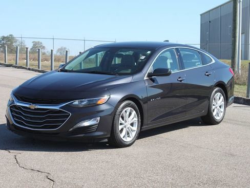 Used 2023 Chevrolet Malibu LT w/ Driver Confidence Package FWD image 2