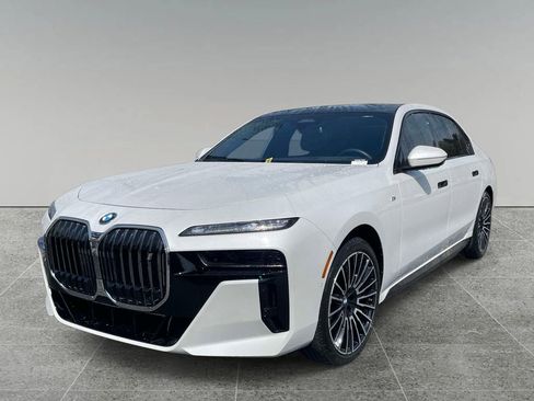 Used 2024 BMW i7 eDrive50 w/ M Sport Package image 1