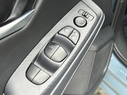Used 2025 Nissan Sentra SV FWD image 21
