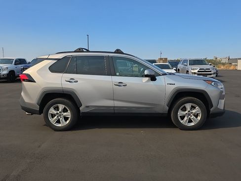 Certified 2021 Toyota RAV4 XLE AWD/4WD image 9