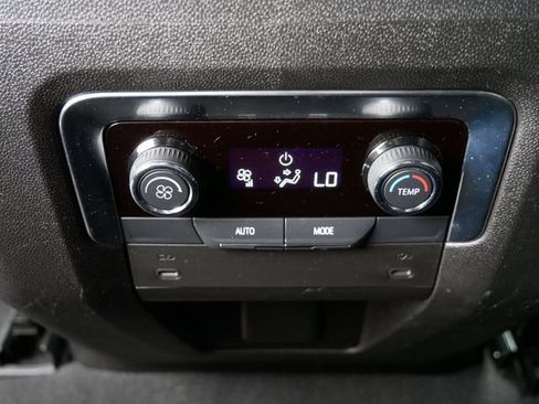 Used 2025 Chevrolet Suburban LS AWD/4WD image 10