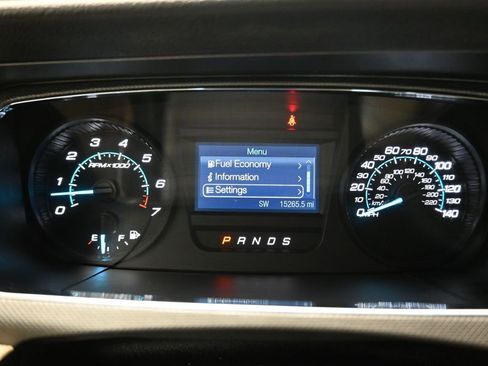 Used 2017 Ford Taurus SE image 15