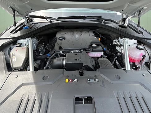 Certified 2026 Genesis GV70 2.5T AWD/4WD image 9