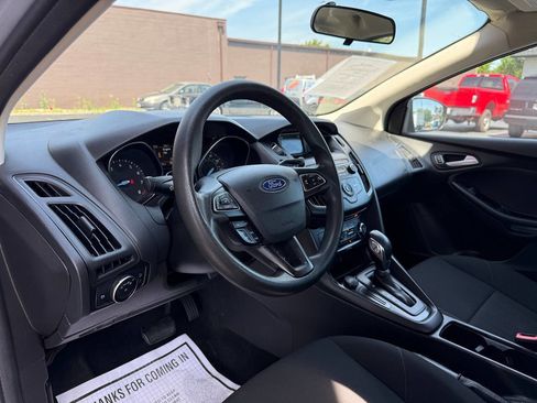 Used 2018 Ford Focus SE FWD image 11