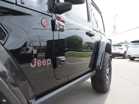 Used 2022 Jeep Wrangler Rubicon w/ LED Lighting Group AWD/4WD image 11