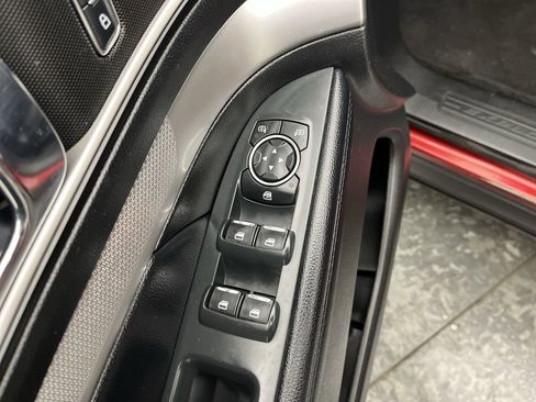 Used 2017 Ford Explorer XLT w/ Equipment Group 202A image 8