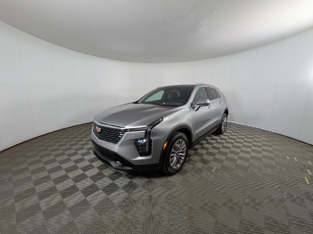 Used 2024 Cadillac XT4 Premium Luxury w/ Cold Weather Package AWD/4WD image 28